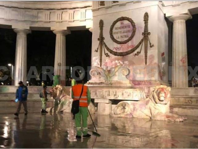“Mala limpieza” daña monumentos de Reforma