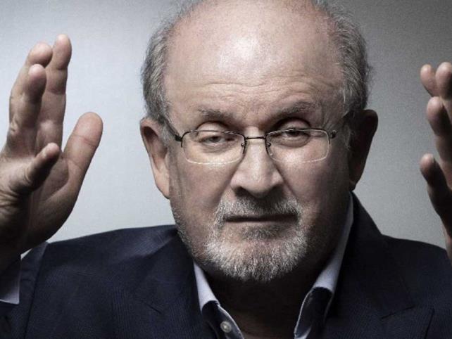 Escritor Salman Rushdie fue atacado