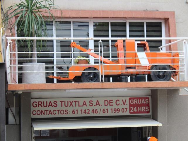 Exponen abusos de la empresa Grúas Tuxtla