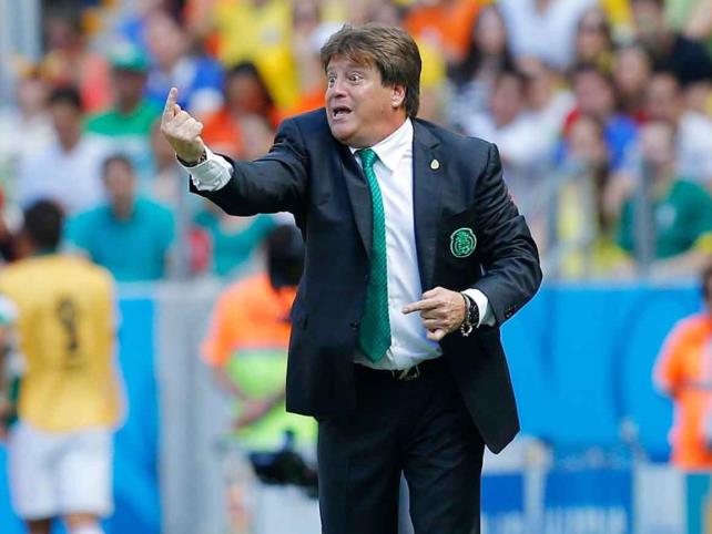 Miguel Herrera llora por la derrota de México