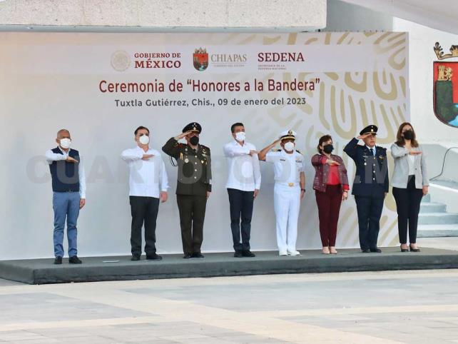 Participa REC en ceremonia de Honores a la Bandera