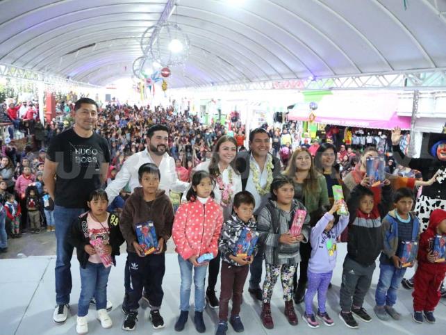 Festejan el Día de Reyes con familias chiapanecas